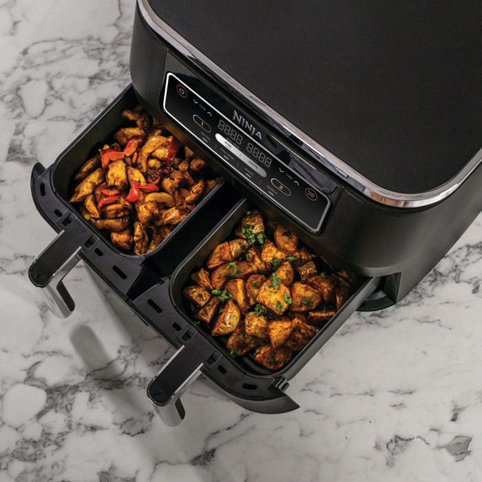 Ninja Foodi Dual Zone Airfryer AF200EU product in gebruik