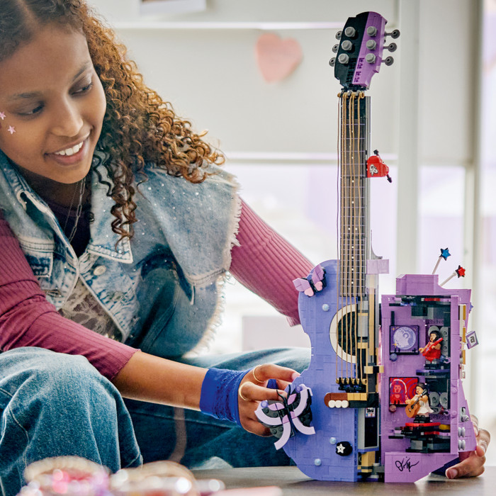LEGO Editions Olivia Rodrigo's Dubbele Gitaar 43031 detail