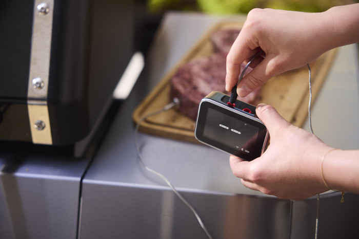Weber Slimme Thermometer product in gebruik
