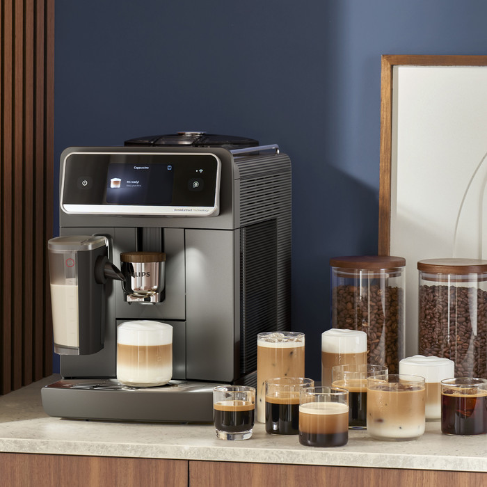 Philips Cafe Aromis 8000 serie EP8757/92 product in gebruik