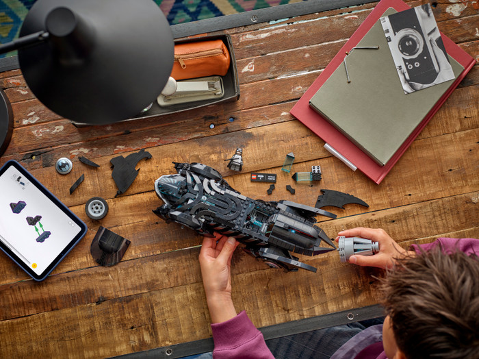 LEGO DC Batman Forever Batmobile 76304 product in gebruik