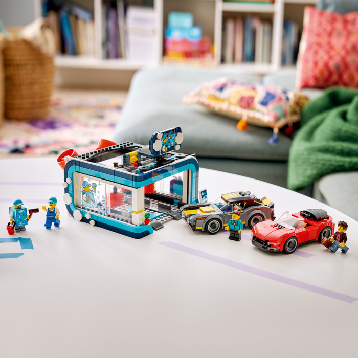 LEGO City Drive-Through Car Wash 60497 product in use