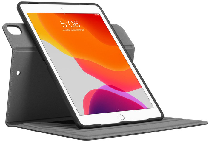 Targus VersaVu iPad (2021/2020) Book Case Zwart product in gebruik