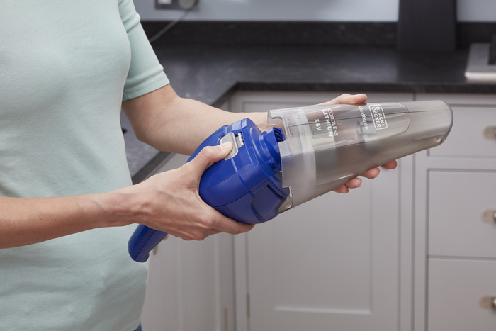 BLACK+DECKER NVC115WA-QW product in gebruik