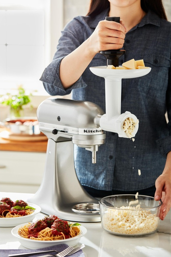 KitchenAid 5KSMFGA Voedselmolen product in gebruik