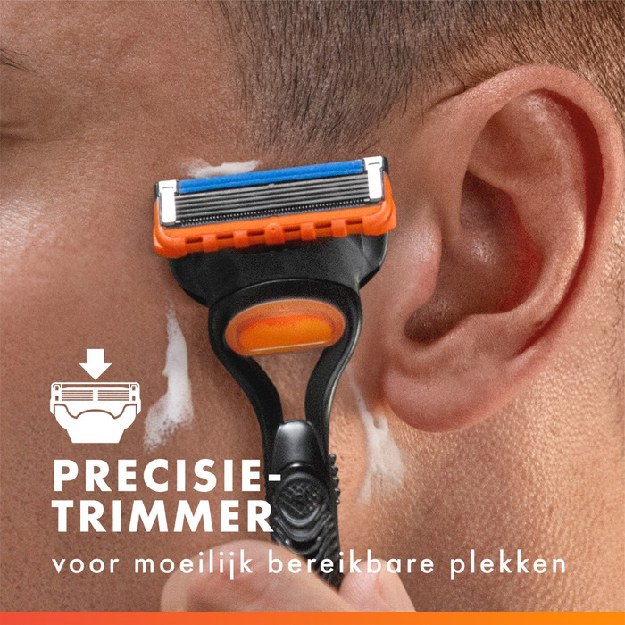 Gillette Fusion5 Refill Blades (24 pieces) product in use