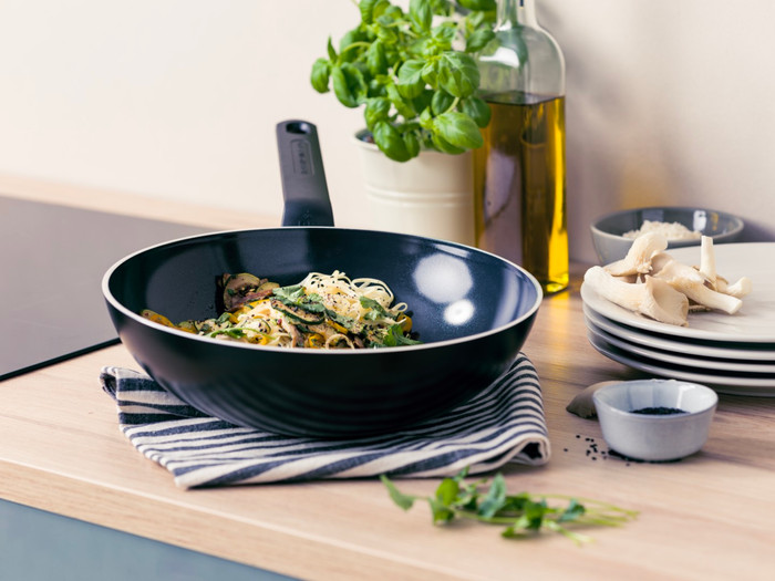 BK Infinity Open Wokpan 28 cm product in gebruik