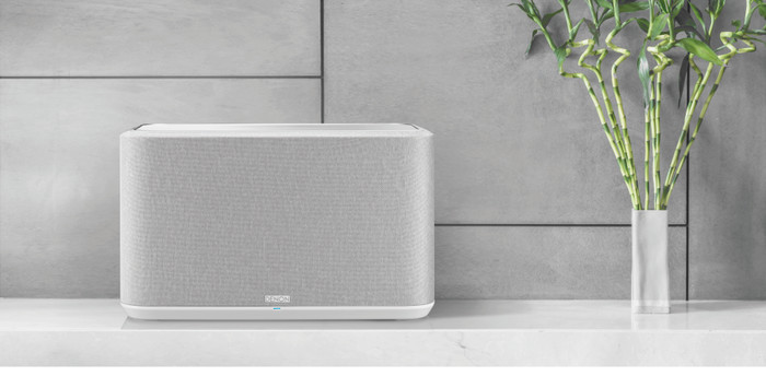 Denon Home 350 Wit product in gebruik
