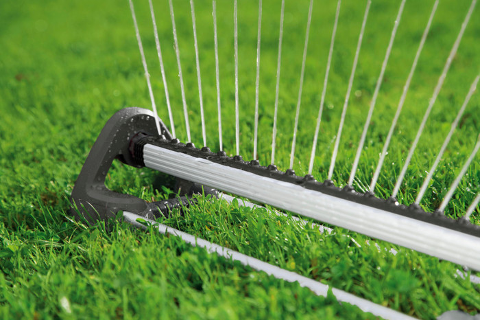 Gardena Zwenksproeier Aqua L product in gebruik