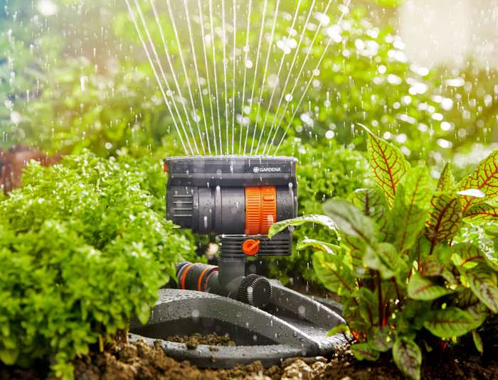 Gardena Zwenksproeier AquaZoom Compact product in gebruik