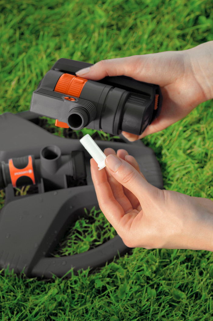 Gardena Zwenksproeier AquaZoom Compact product in gebruik
