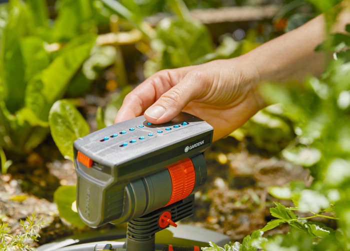 Gardena Zwenksproeier AquaZoom Compact product in gebruik