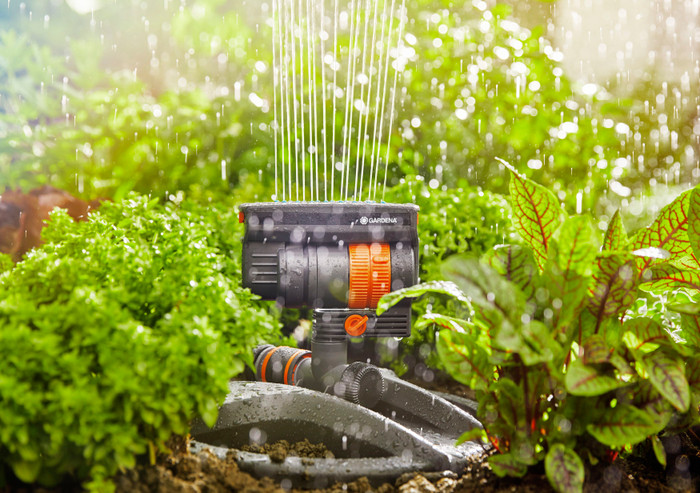 Gardena Zwenksproeier AquaZoom Compact product in gebruik