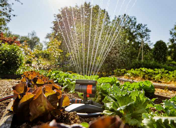 Gardena Zwenksproeier AquaZoom Compact product in gebruik