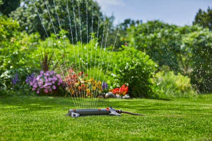 Gardena Zwenksproeier AquaZoom S product in gebruik