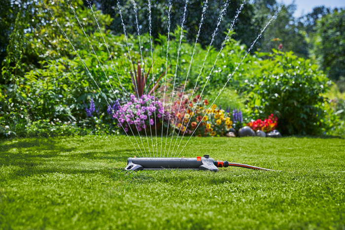 Gardena Zwenksproeier AquaZoom S product in gebruik