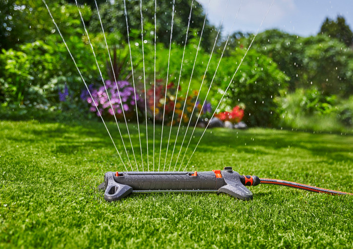 Gardena Zwenksproeier AquaZoom S product in gebruik