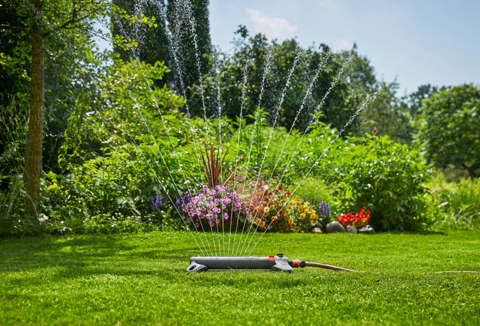 Gardena Zwenksproeier AquaZoom S product in gebruik