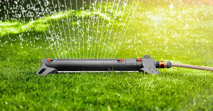 Gardena Premium SuperFLEX 50m Large Sproeierpakket product in gebruik