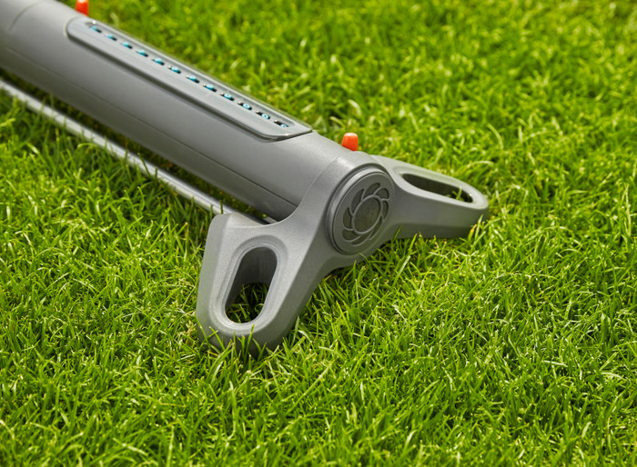 Gardena Premium SuperFLEX 50m Large Sproeierpakket product in gebruik