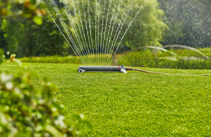 Gardena Premium SuperFLEX 50m Large Sproeierpakket product in gebruik