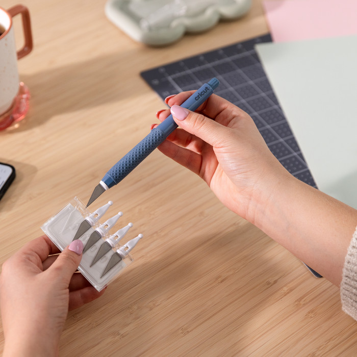 Cricut TrueControl Weeding en Knifeblade Set product in gebruik