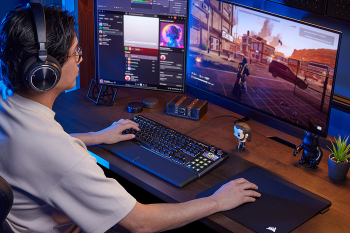 Corsair GALLEON 100 SD Gaming Toetsenbord Qwerty product in gebruik