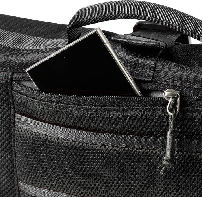 Think Tank FocusPoint Crossbody 13L Zwart binnenkant
