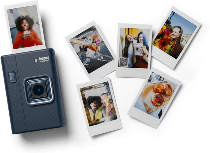 Fujifilm Instax Mini LiPlay+ Midnight Blue product in gebruik