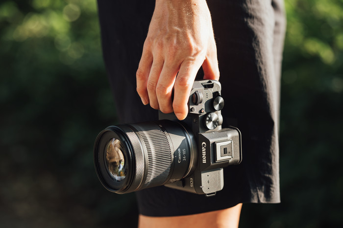 Canon EOS R8 Mark II + RF 24-105mm f/4-7.1 IS STM product in gebruik
