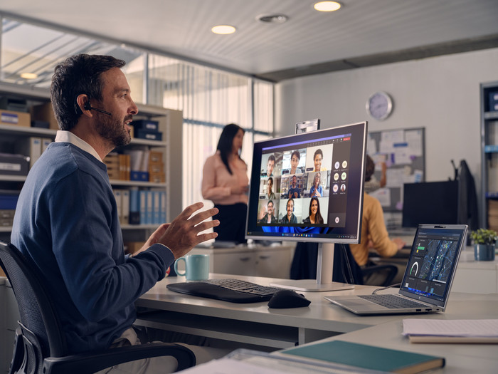 HP EliteBook 6 G2i 16'' Copilot+ PC - E04JDET QWERTY product in gebruik