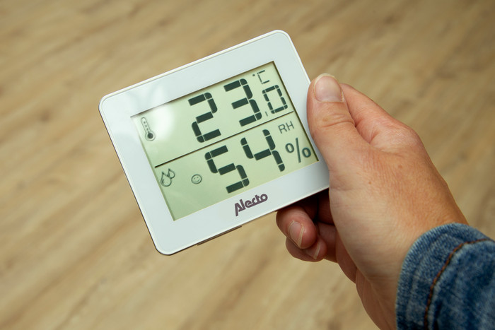 Alecto WS-55 Thermometer + Hygrometer product in gebruik