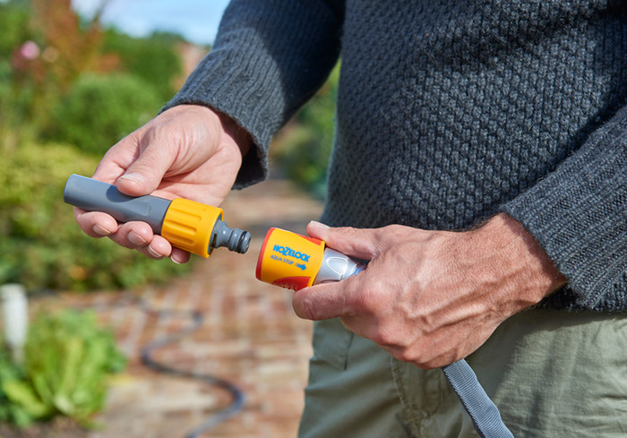 Hozelock TuffHoze 25 m product in gebruik