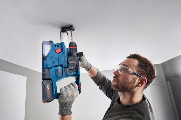 Bosch Professional 3-piece Combi Set product in use