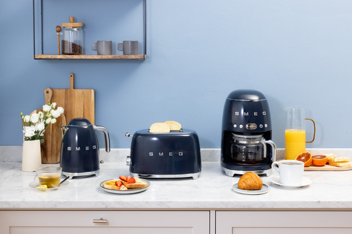 SMEG KLF03NBEU Navy Blue product in gebruik