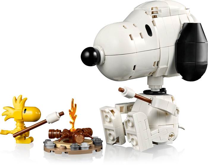 LEGO Ideas Peanuts: Snoopy's Hondenhok 21368 detail