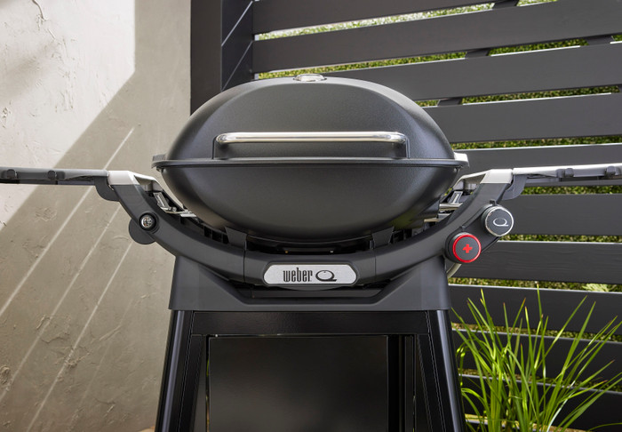 Weber Q 3200N+ with Underframe product in use