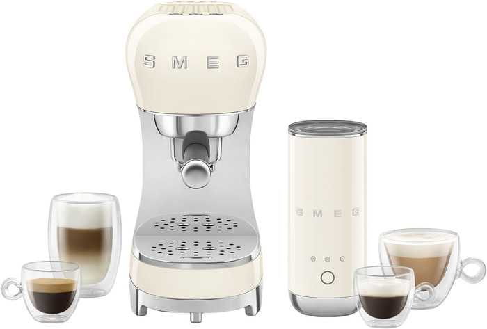SMEG ECF12CREU Cream + Milk Frother product in use