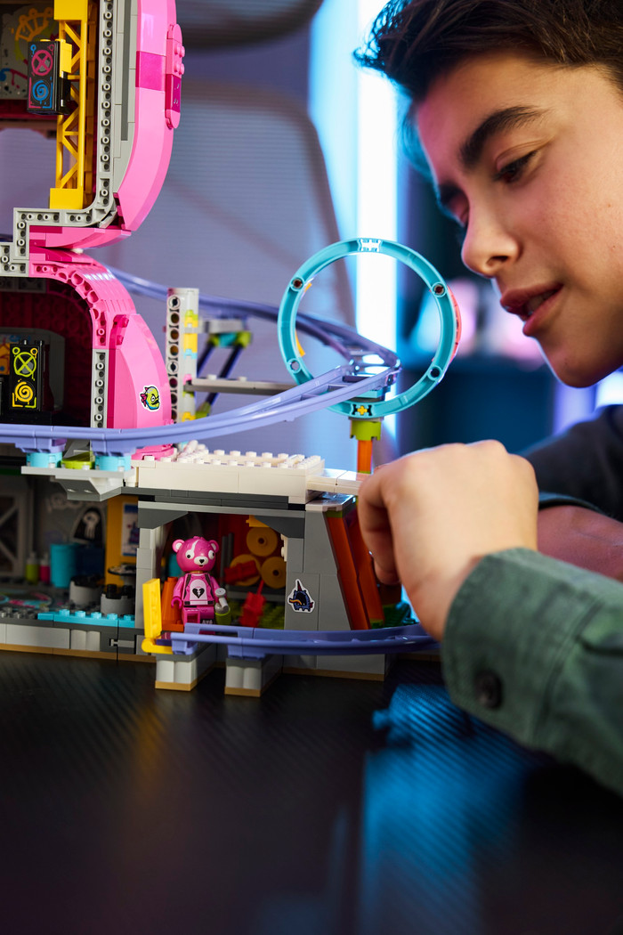 LEGO Fortnite Rave Cave 77082 product in gebruik