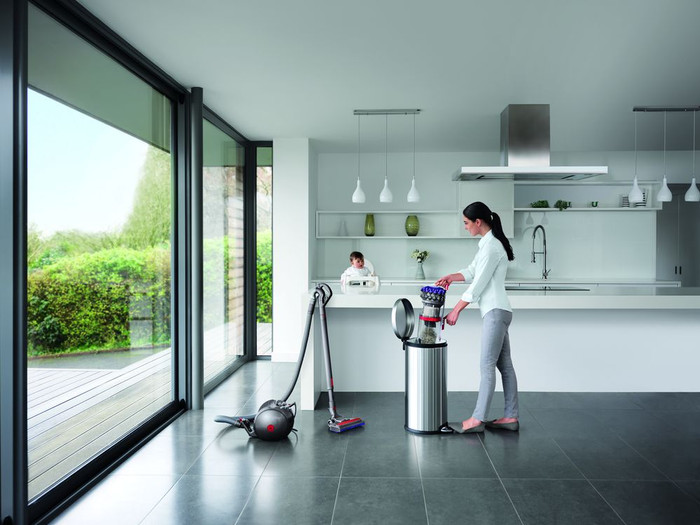 Dyson Big Ball Parquet 2 product in use