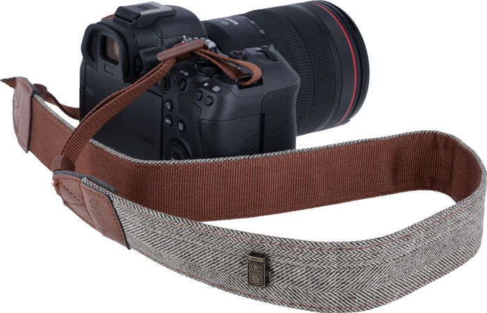 Rollei Camera Strap Bruin product in gebruik