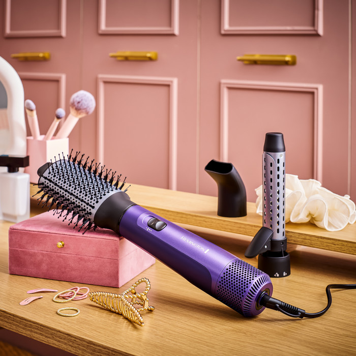 Remington Gloss Air Styler AS9350 product in gebruik