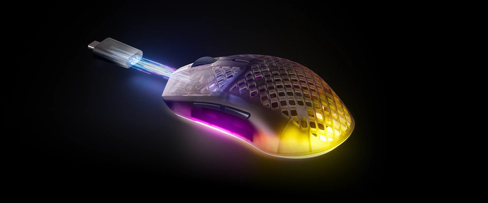SteelSeries Aerox 3 Gen 2 Draadloze Gaming Muis Shadow product in gebruik