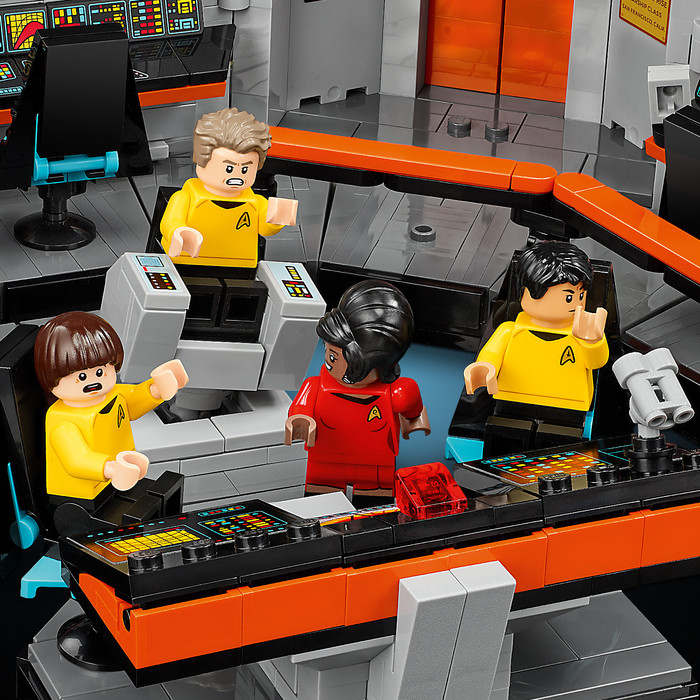 LEGO Icons Star Trek: U.S.S. Enterprise NCC-1701 Brug 11385 detail