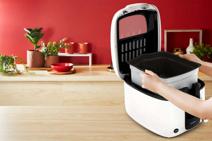Moulinex Super Uno AM312010 product in use