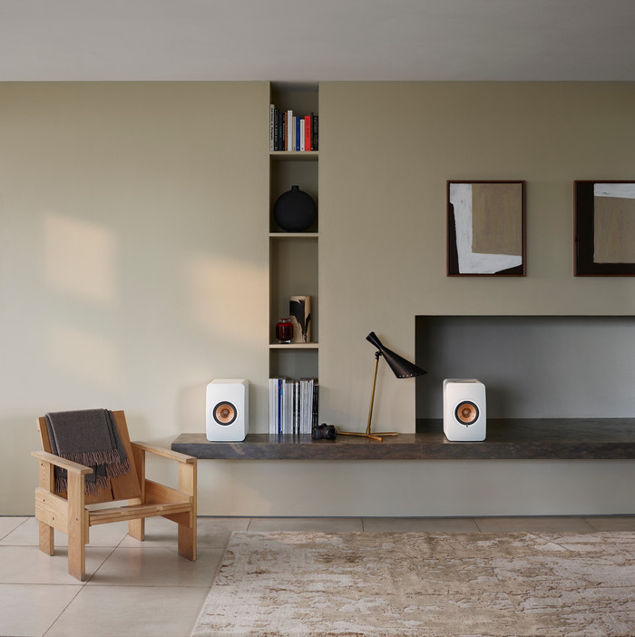 KEF LS50 Wireless II Wit (per paar) product in gebruik