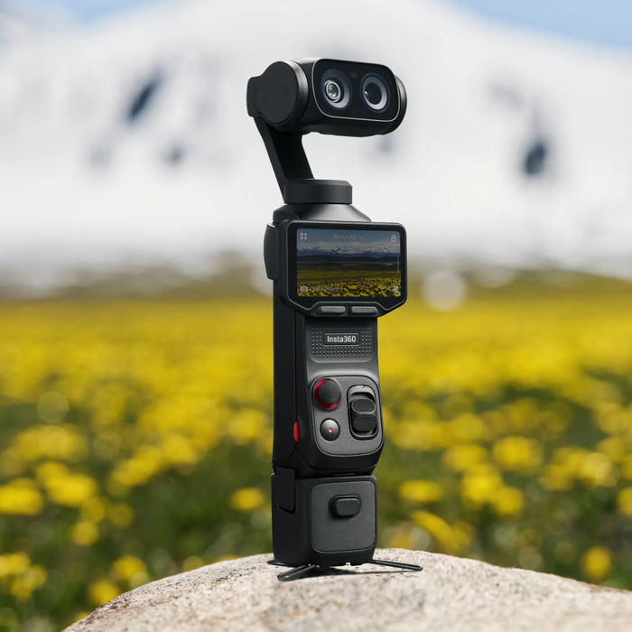 Insta360 1/4 Inch Thread Handle voor Luna Ultra (Wit) product in gebruik