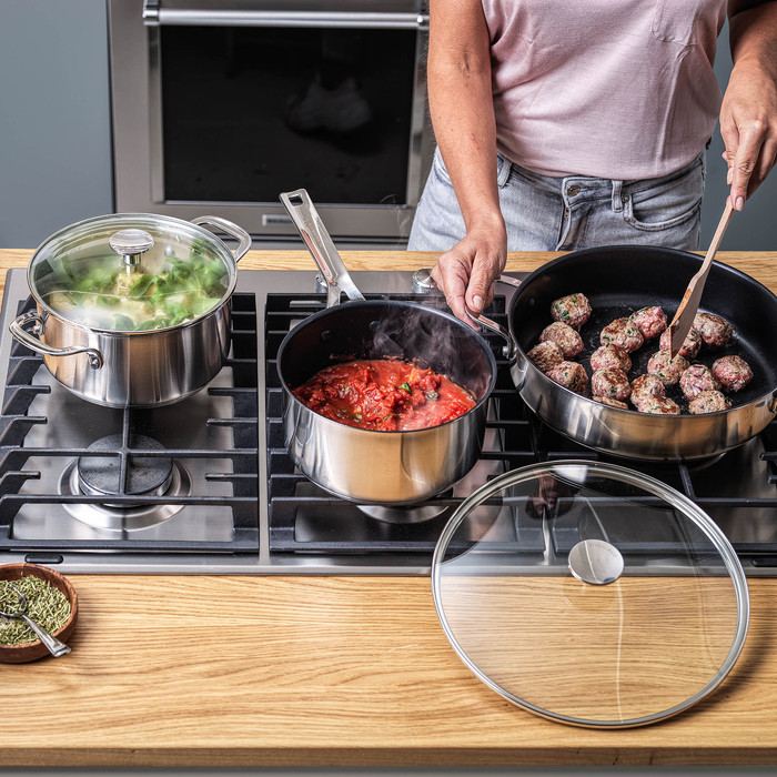 KitchenAid rvs Pannenset 3-delig product in gebruik
