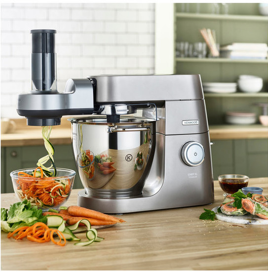 Kenwood KAX700PL Spiraalsnijder product in gebruik