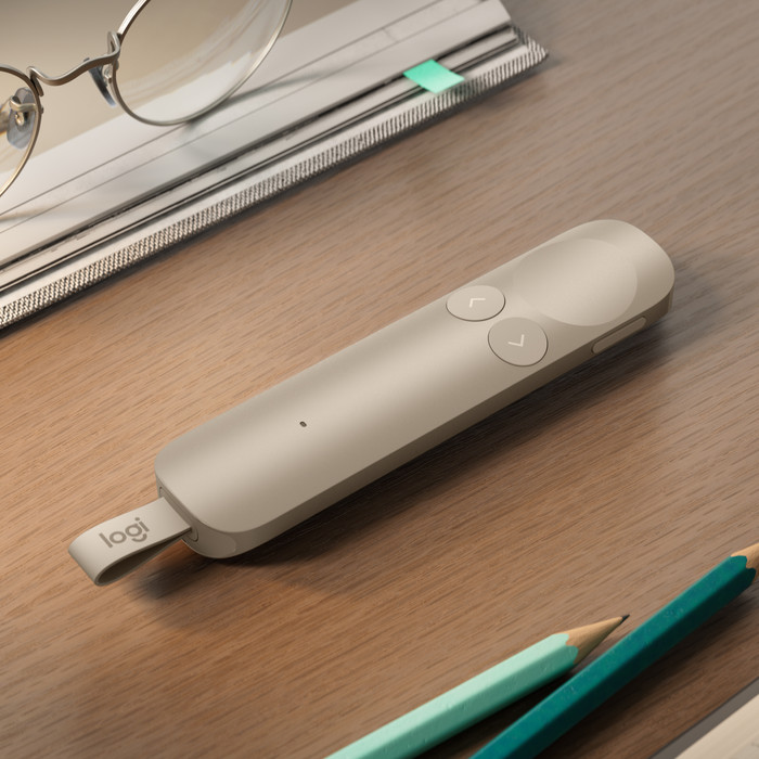 Logitech Spotlight 2 Draadloze Presenter Zand product in gebruik